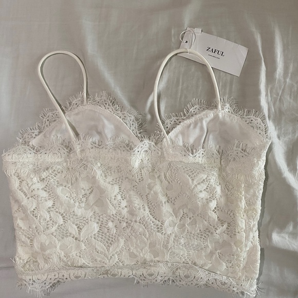 Women’s Zaful Crop Top - Picture 2 of 2